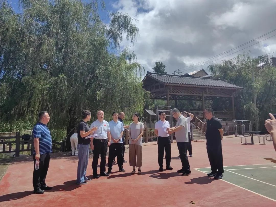 星空XK·(中国)体育-[青年报]交大万名世博志愿者晨跑